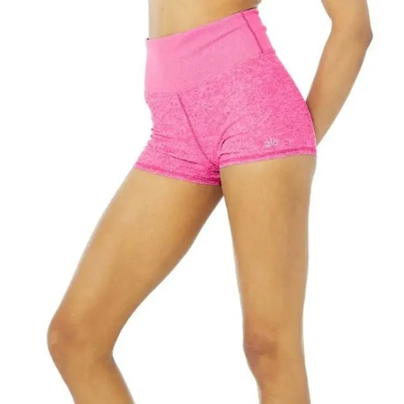 Alo Yoga Aura Pink Small Shorts. 💓🌸