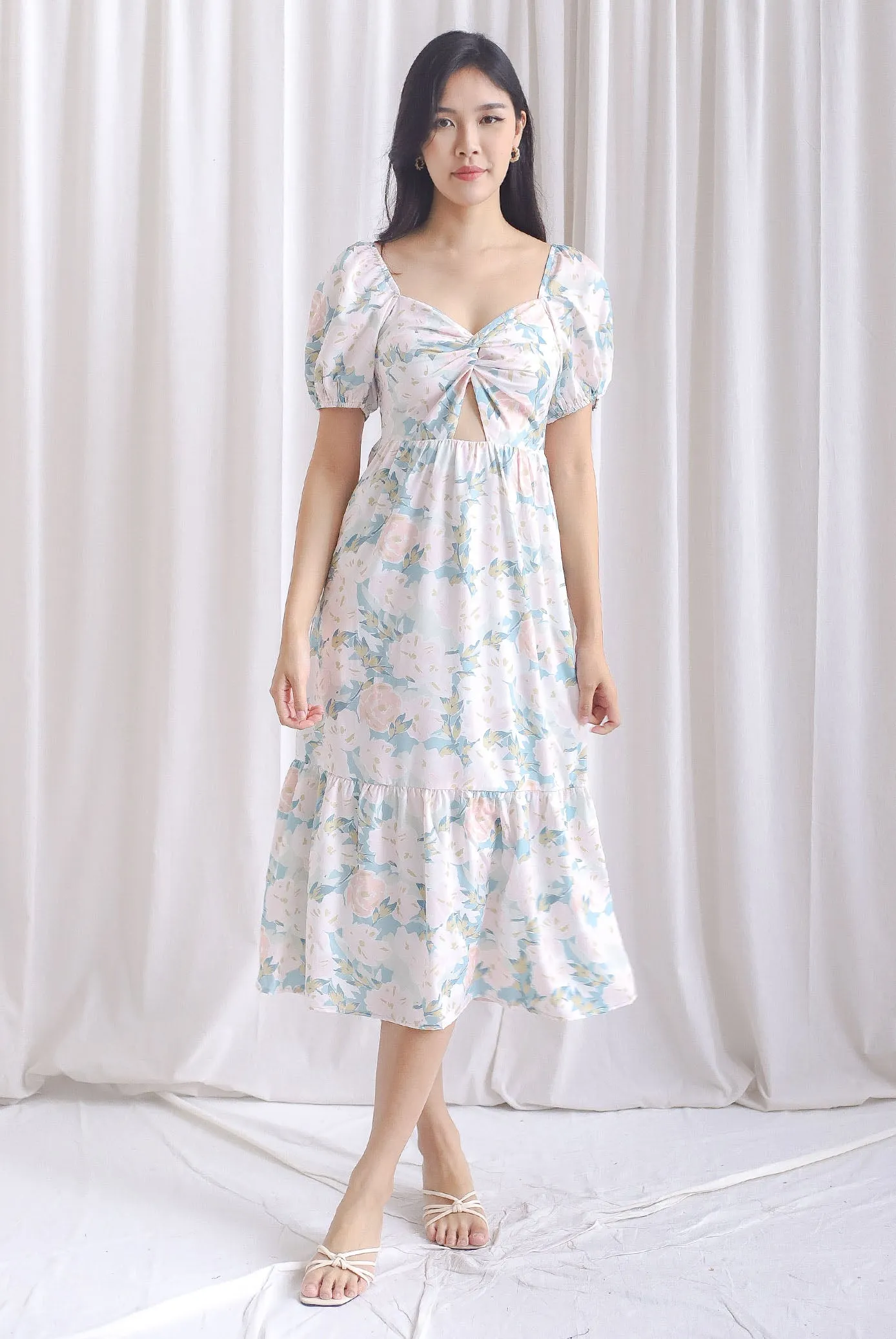 Annalie Knot Cut Out Puffy Sleeve Midi Dress In Floral