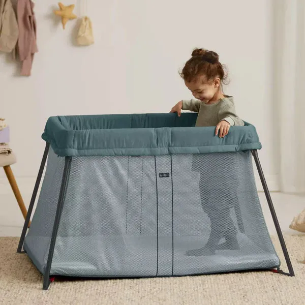 Baby Bjorn Play Yard Light Bundle with Fitted Sheet (Dark Green)