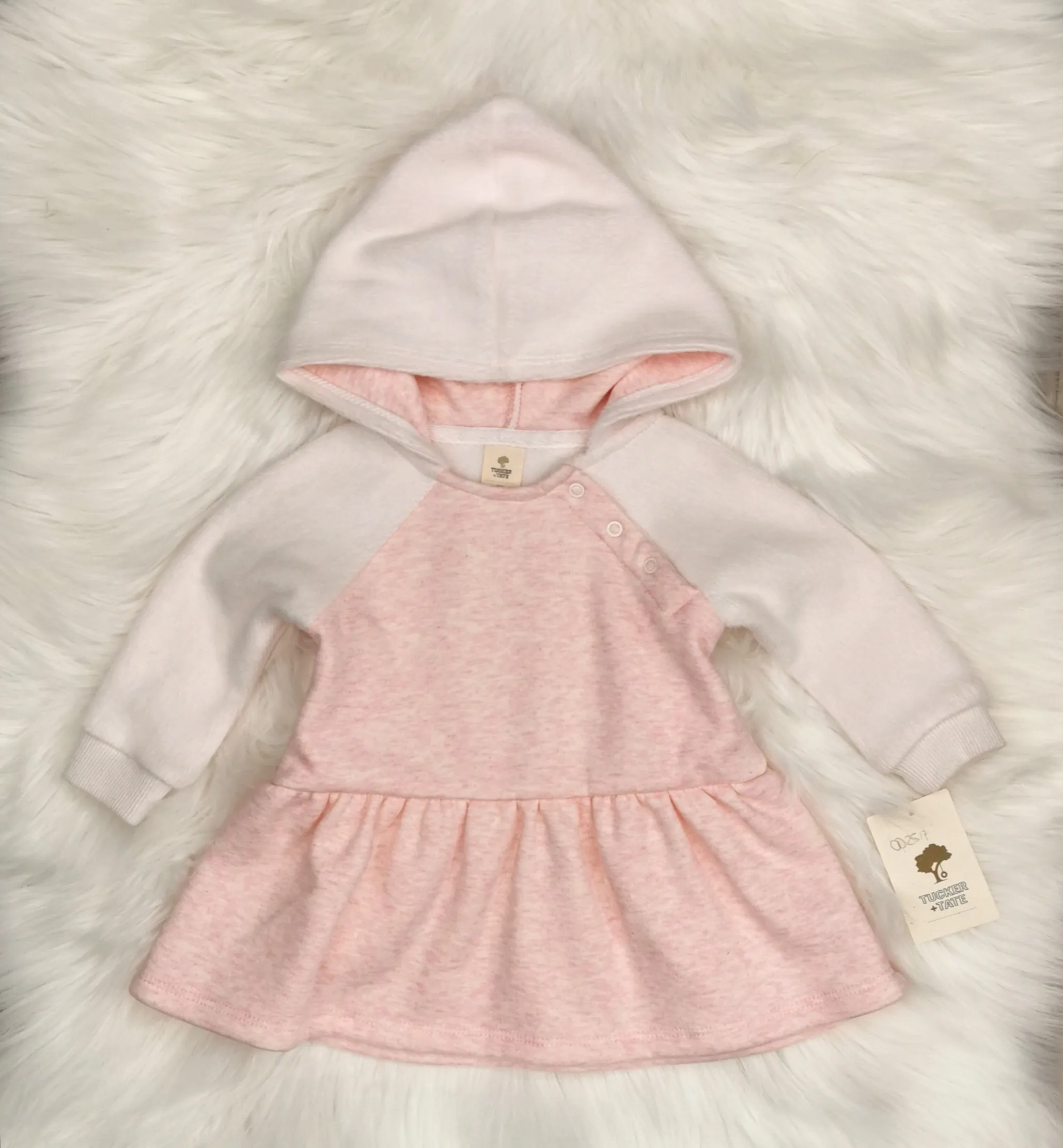 BABY GIRL SIZE 6 MONTHS - TUCKER & TATE, Silky Soft Pullover Hoodie NWT B31