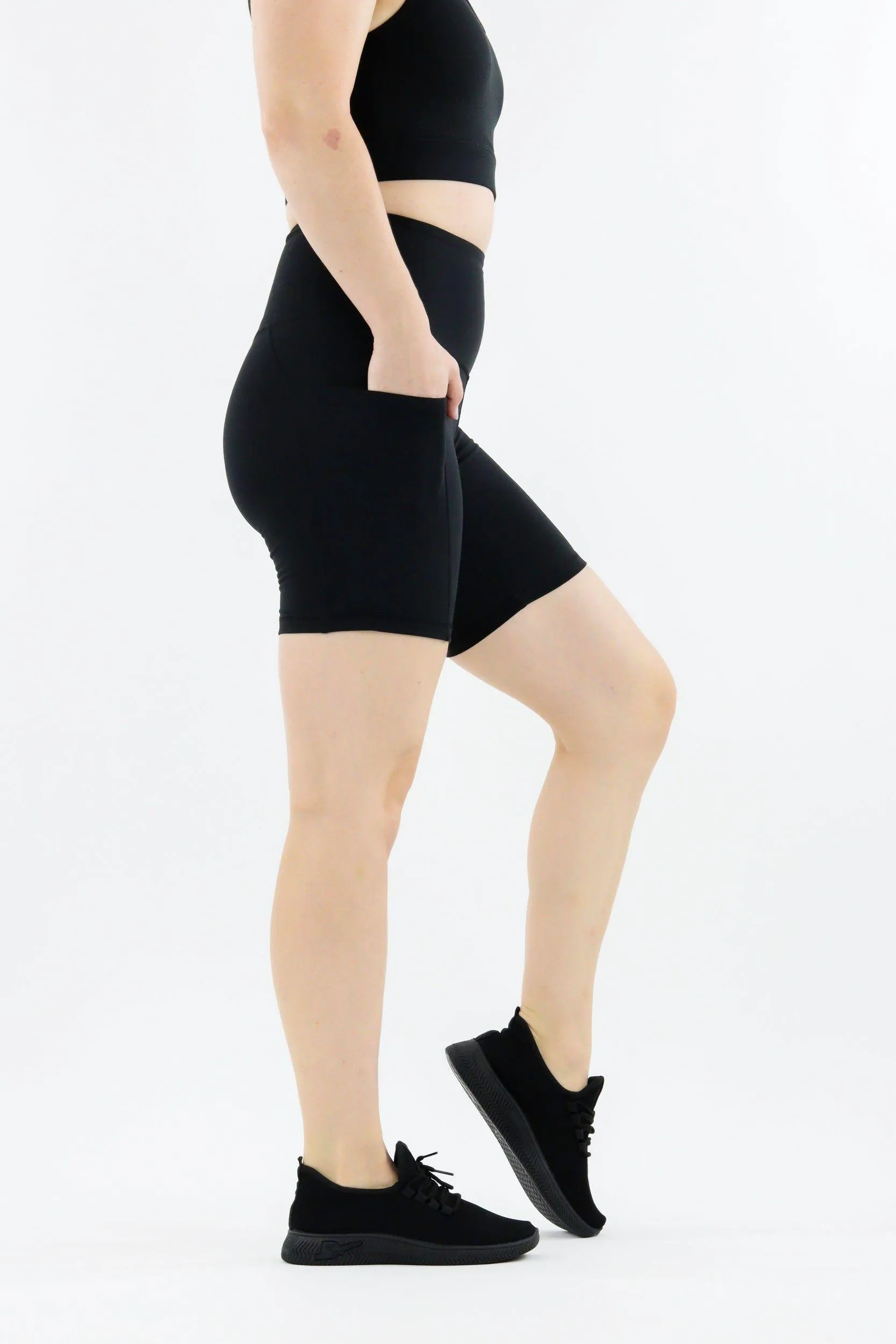 Black - Hybrid 2.0 - Leg Pockets - Mid Shorts