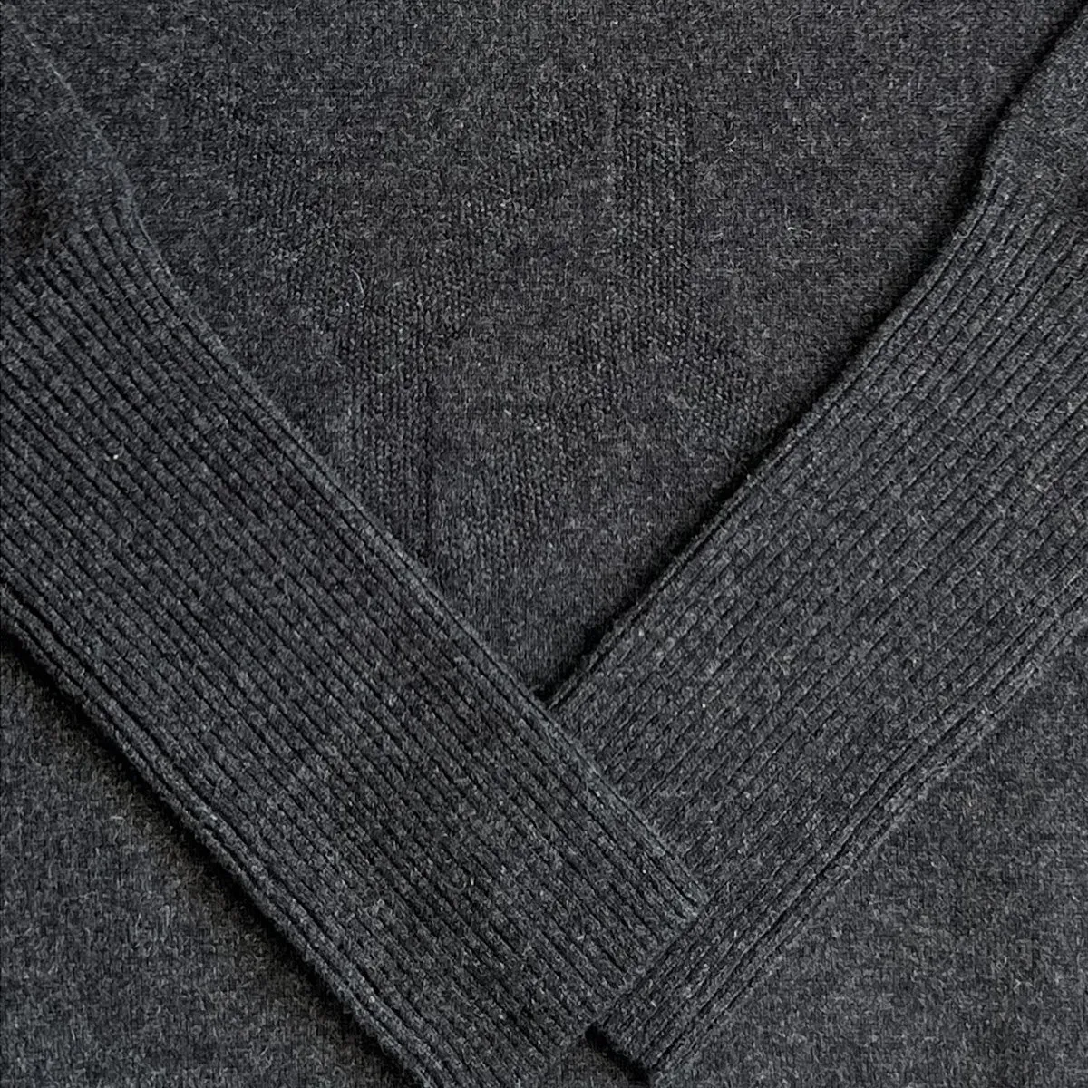 Boxy sweater Cashmere dark grey multi with YY logo