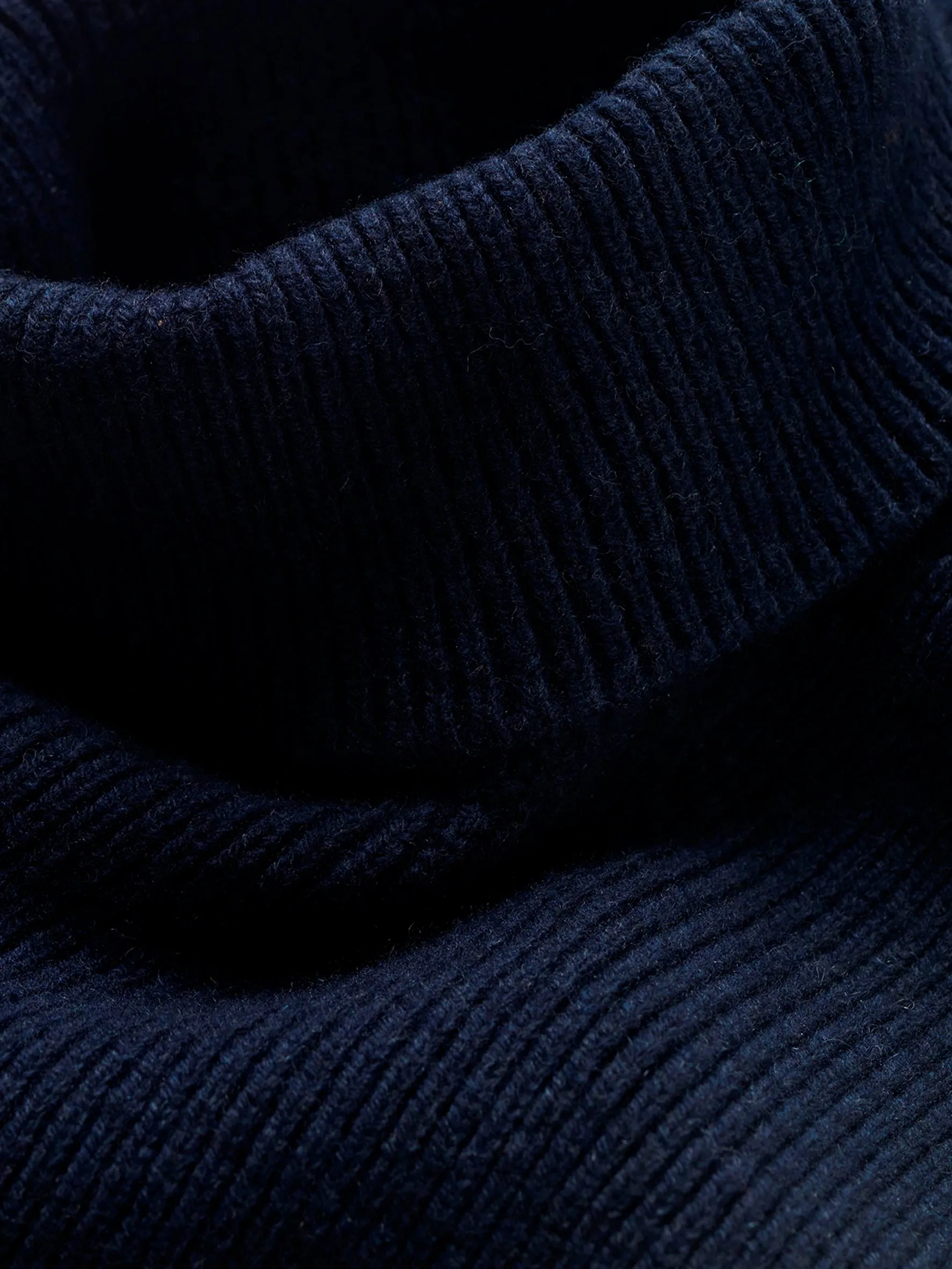 Colby Bib Neck