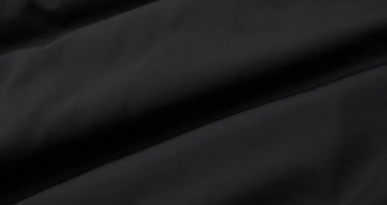 Easy-to-clean Windproof Puffer Jacket for Men with Stain-resistant Features