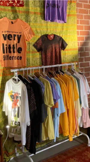 Eve Fowler, T-shirt