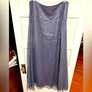 Flowy layered sequined skirt