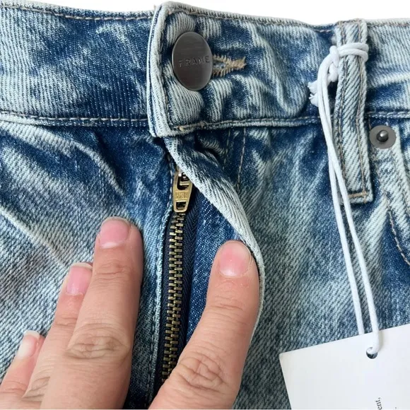 Frame Le Simone Short Raw After Cut-Off Jean Shorts in Richlake NWT Size 27