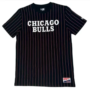 New Era Men Chicago Bulls Pinstripe Tee (Black)