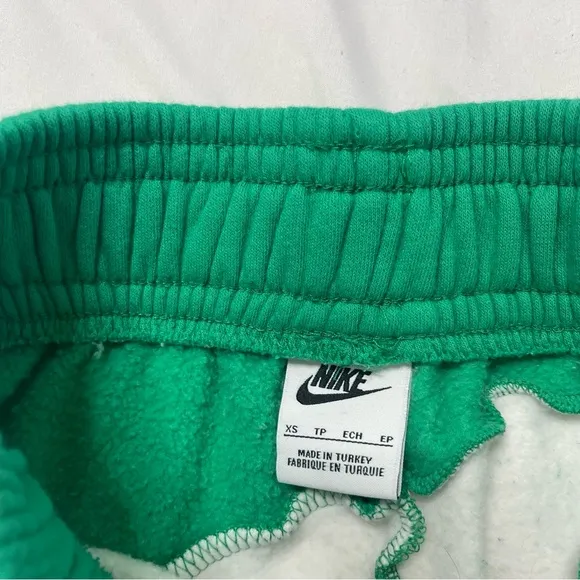 Nike Color Clash Green and White Fleece Be As You Are Gym Clover Shorts Size XS