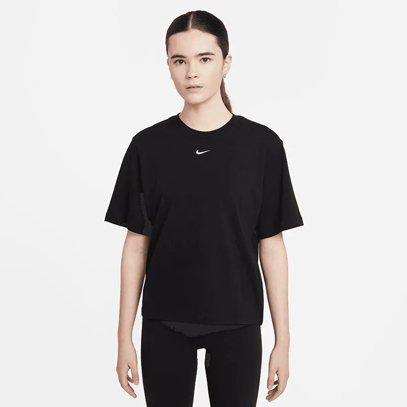 Nike Women's Sportswear Essential Boxy T-Shirt