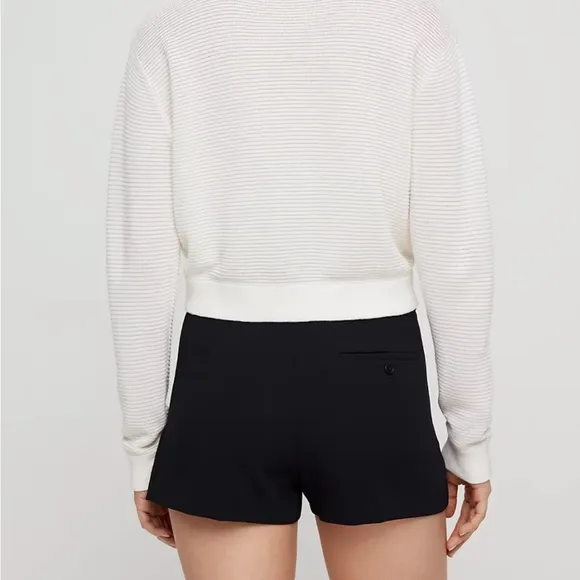 NWOT Aritzia Wilfred Exergue Short, Black, Size 4