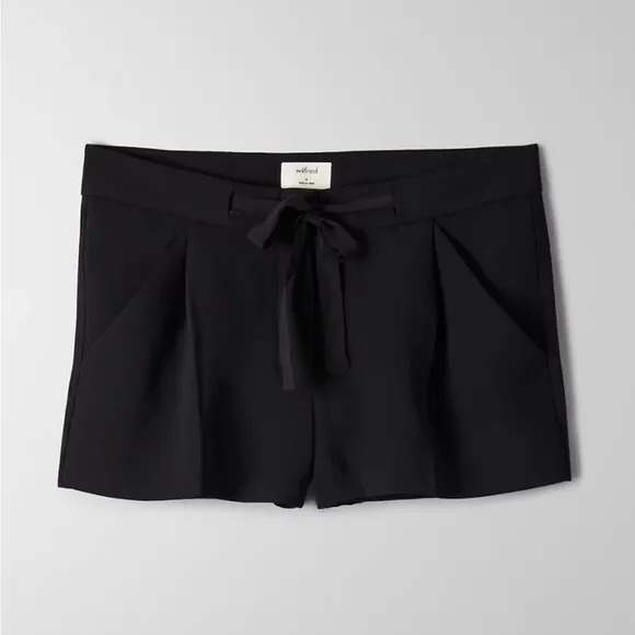 NWOT Aritzia Wilfred Exergue Short, Black, Size 4