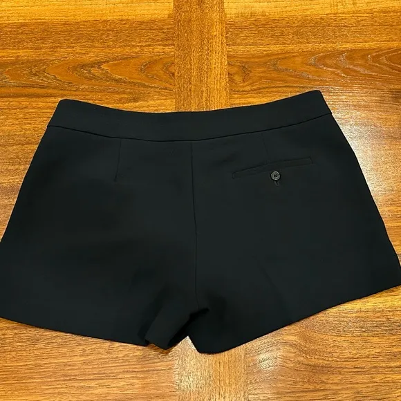 NWOT Aritzia Wilfred Exergue Short, Black, Size 4