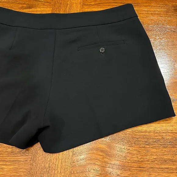 NWOT Aritzia Wilfred Exergue Short, Black, Size 4