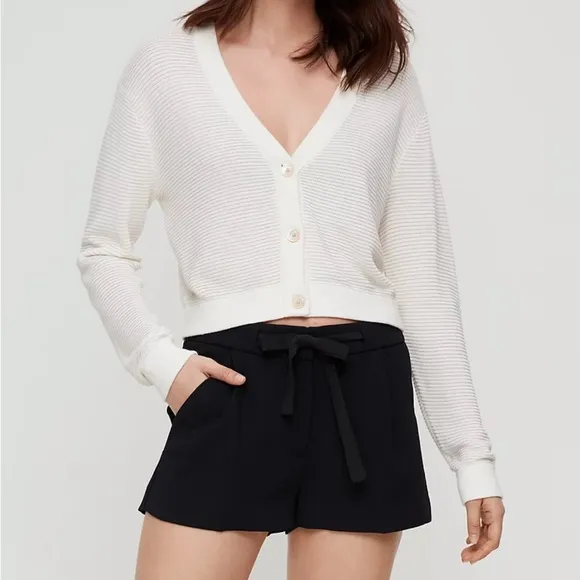 NWOT Aritzia Wilfred Exergue Short, Black, Size 4
