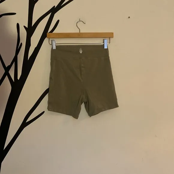 NWOT Free People Movement Never Better green shorts