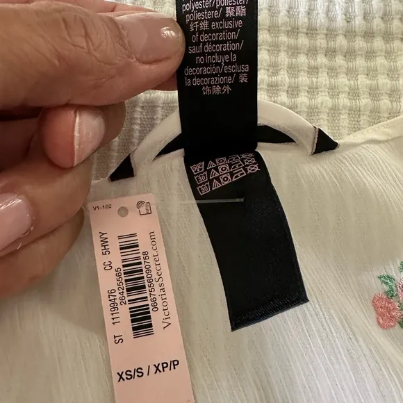 NWT Victoria's Secret White Sheer Long Floral Embroidered Robe, Sz XS/S
