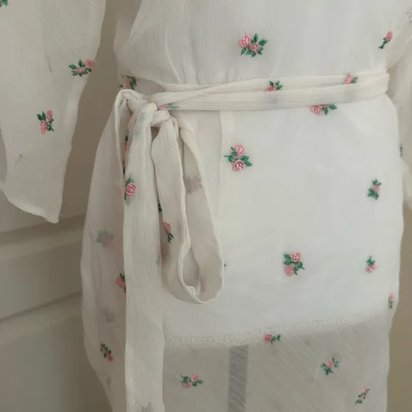 NWT Victoria's Secret White Sheer Long Floral Embroidered Robe, Sz XS/S