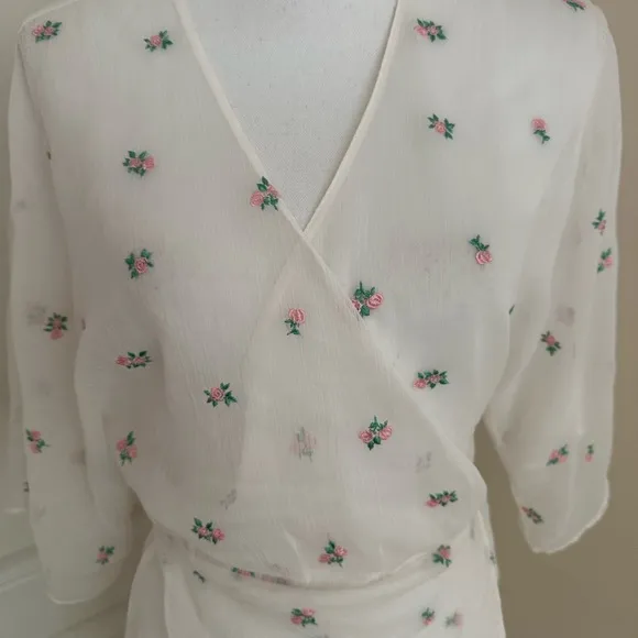 NWT Victoria's Secret White Sheer Long Floral Embroidered Robe, Sz XS/S