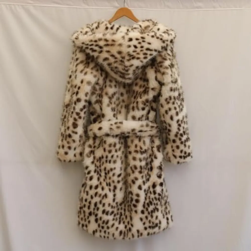 Rebecca - luxurious and carefree fluffy women's coat with hood