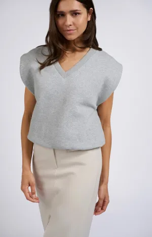 Sleeveless jersey vest with a V-neck in a regular fit