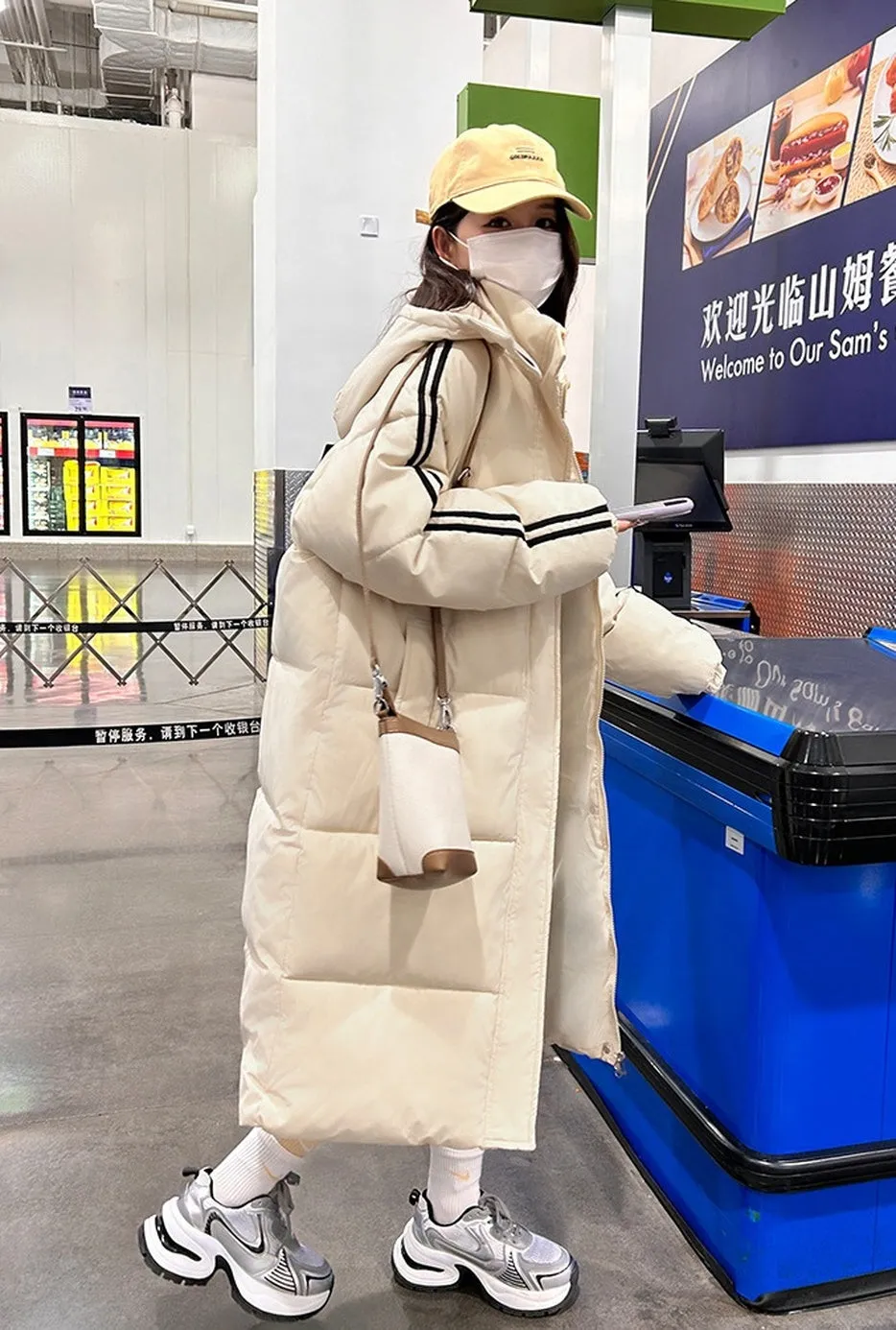 Thickened Knee-Length Water-Resistant Puffer Coat for Women