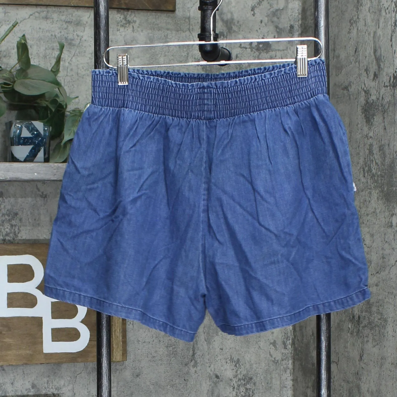 Universal Thread Women's Mid-Rise Pull-On Shorts 562815