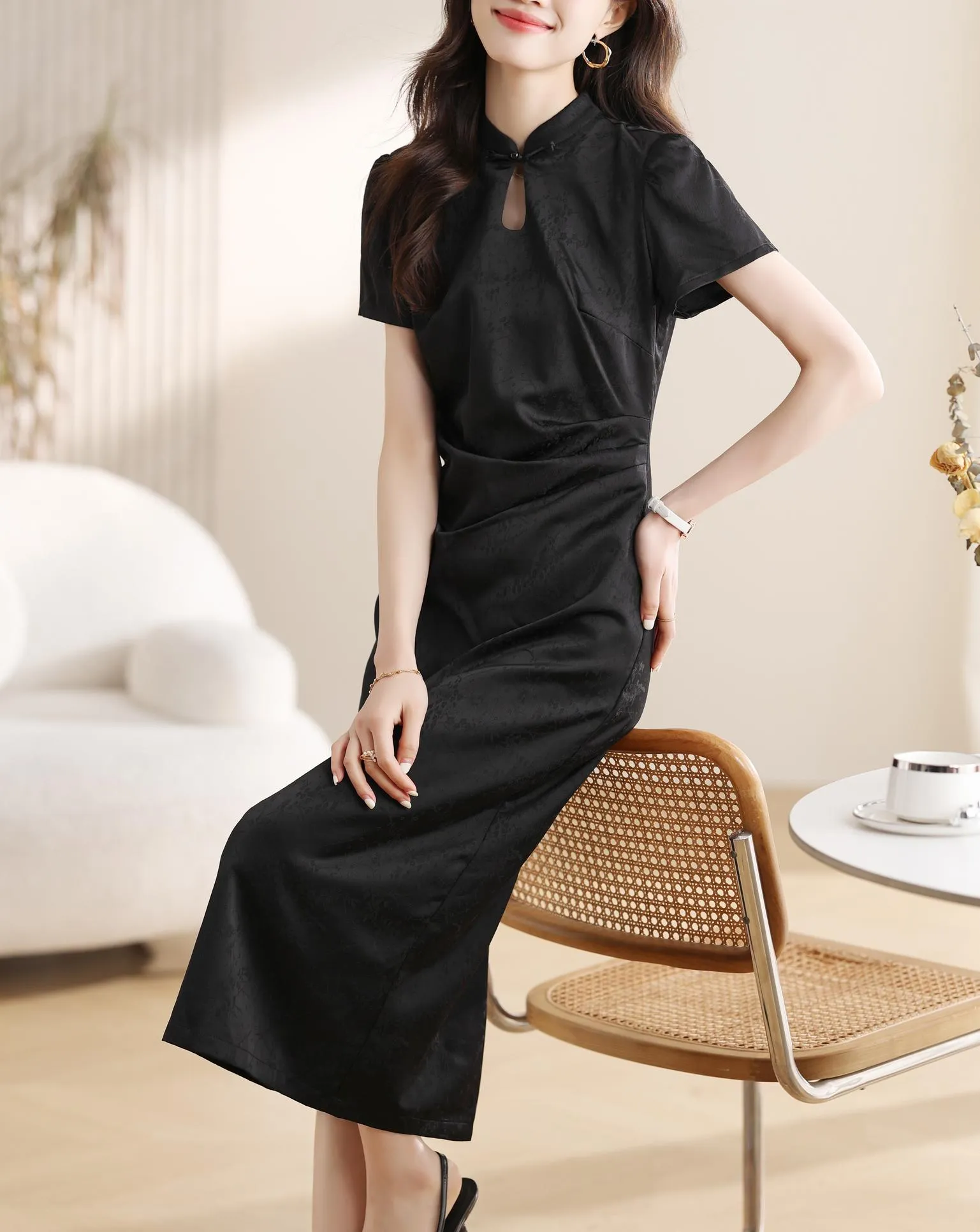 Women's Textured Print Maxi Qipao with Stunning Jacquard Design